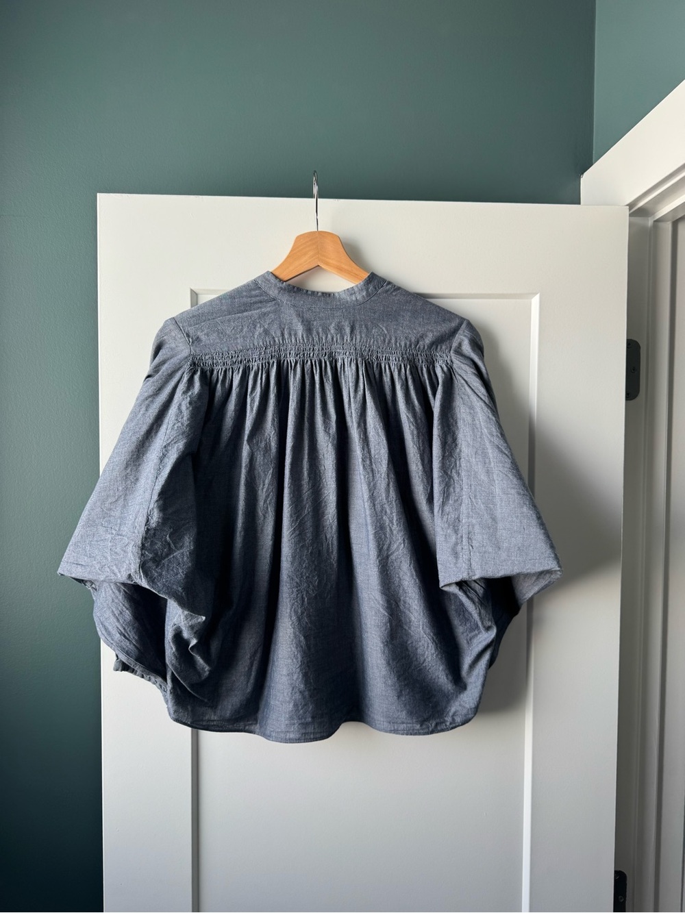 Doen Slate Gray Button-Front Balloon Sleeve Blouse - Picture 5 of 7